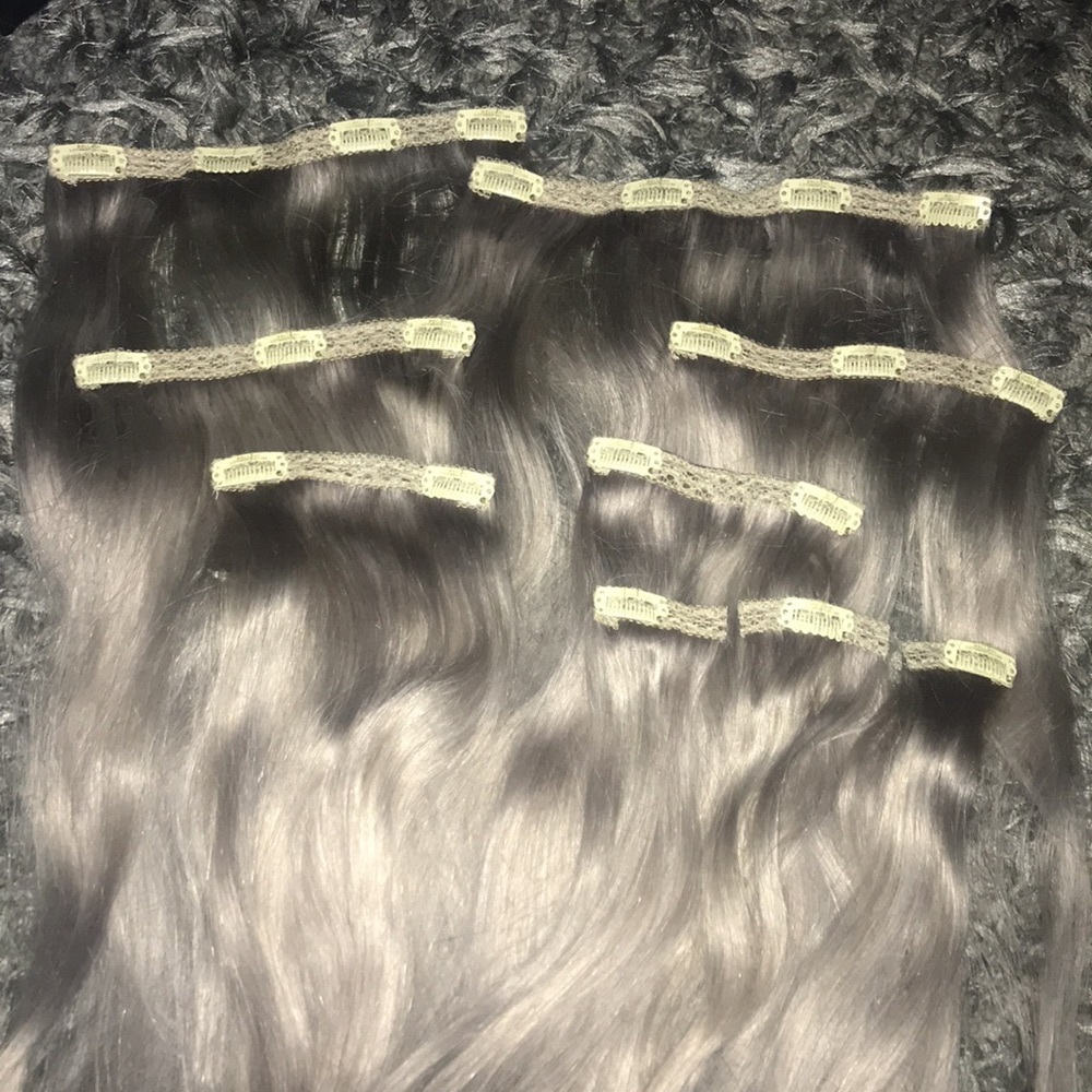 Silver bellami clip in 18in